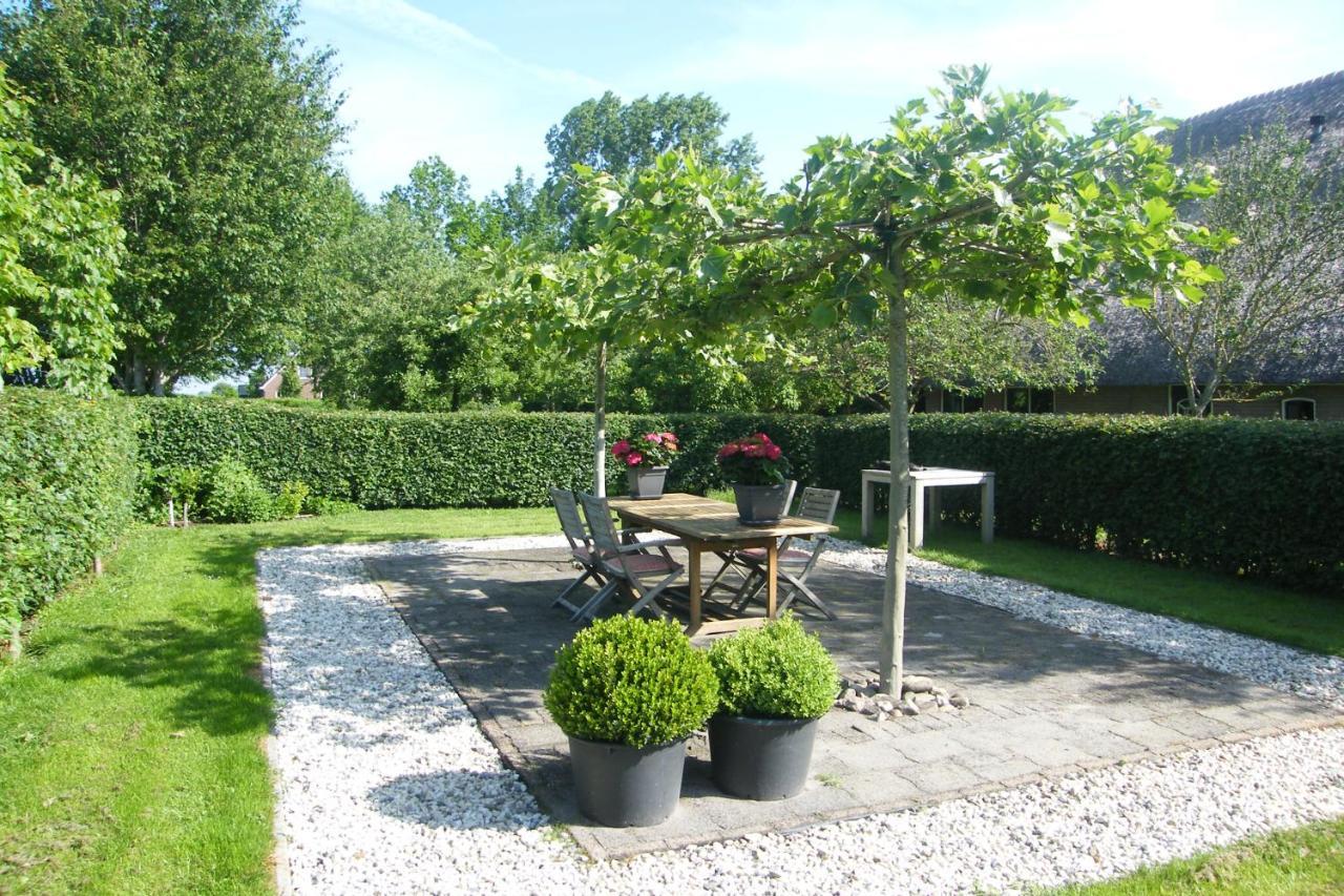 Bed and Breakfast Bij Ons Op 20 Nijeveen Esterno foto