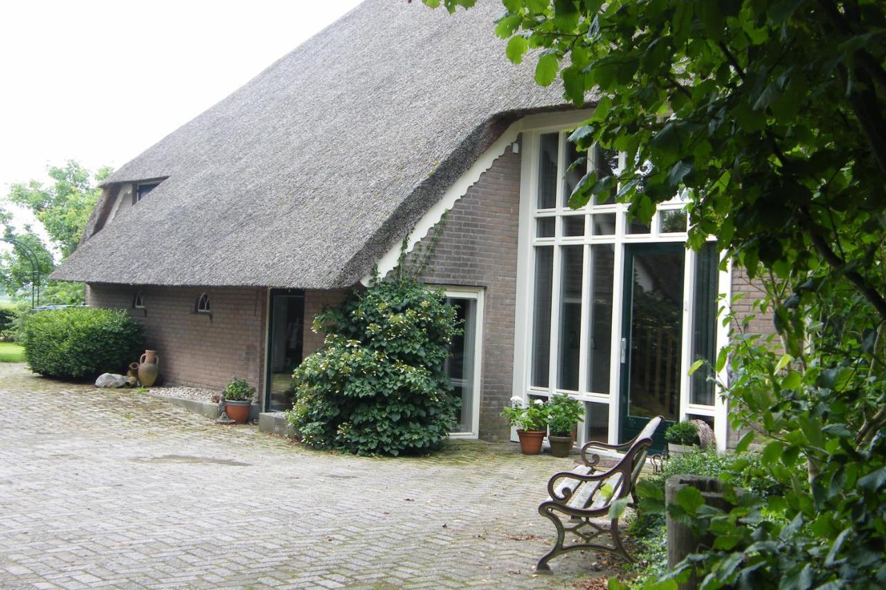 Bed and Breakfast Bij Ons Op 20 Nijeveen Esterno foto